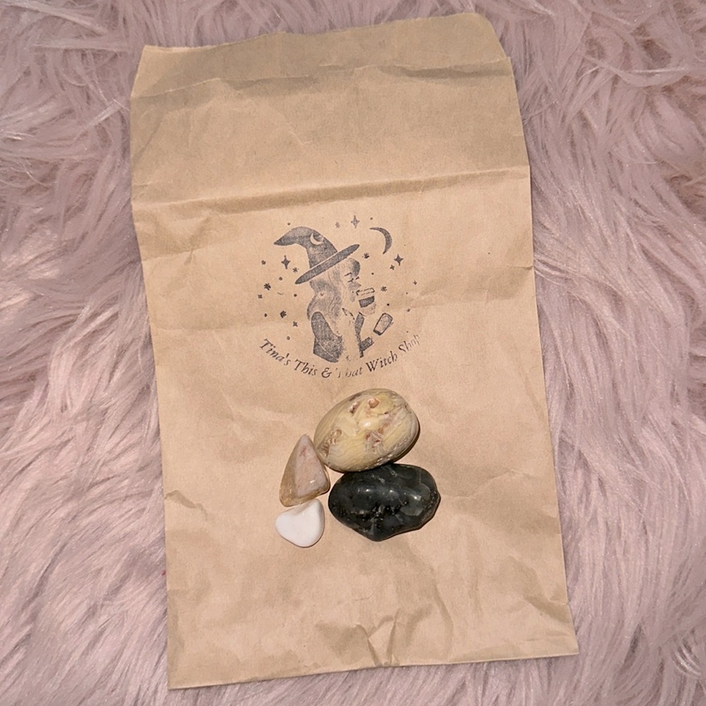 Mystery crystal bundle 🌙🔮✨
